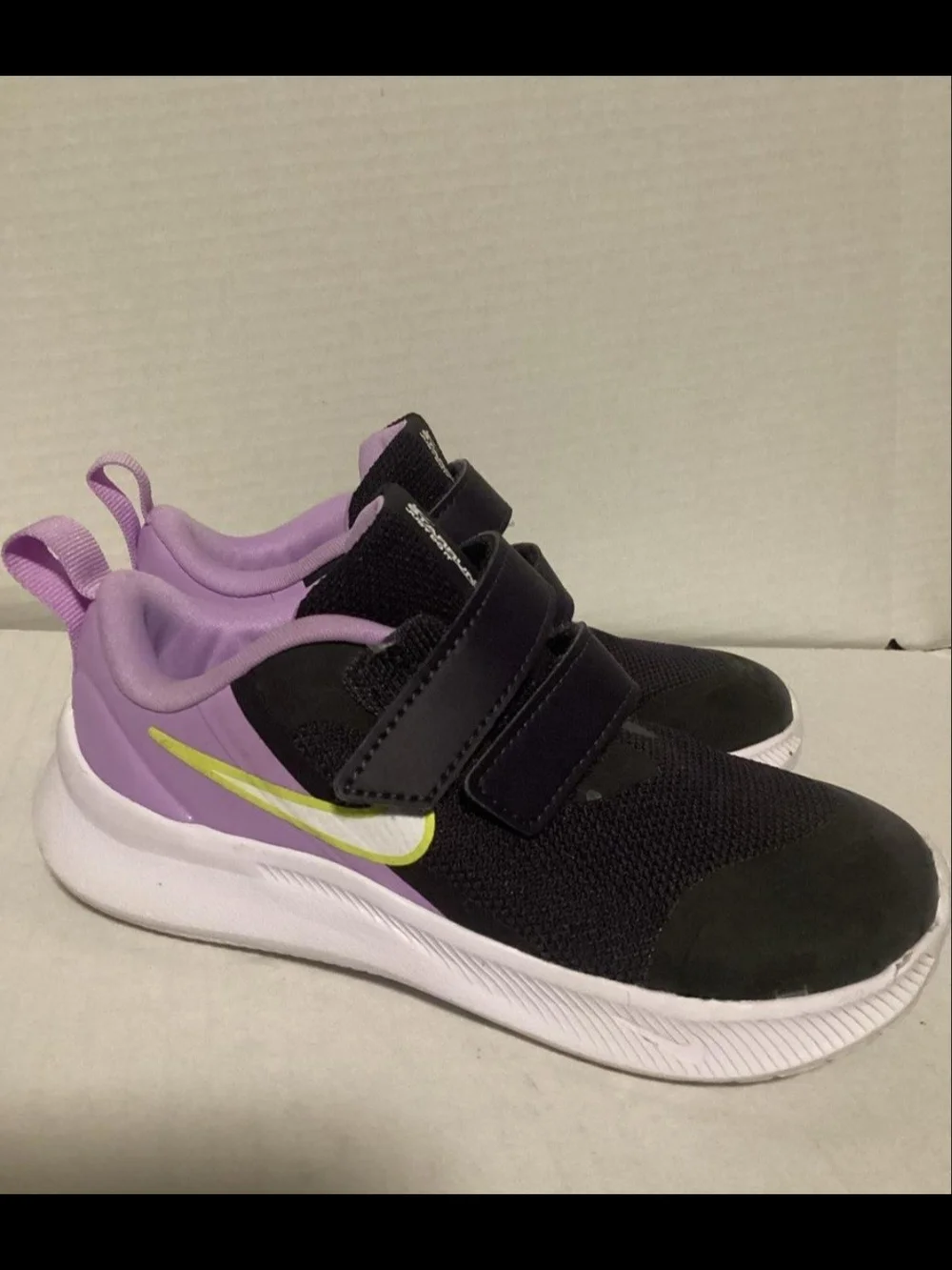 Nike easy hook